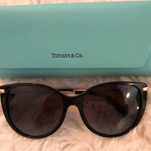 TIFFANY TF- BRAND NEW, NEVER USED, PERFECT CONDITION SUNNIES